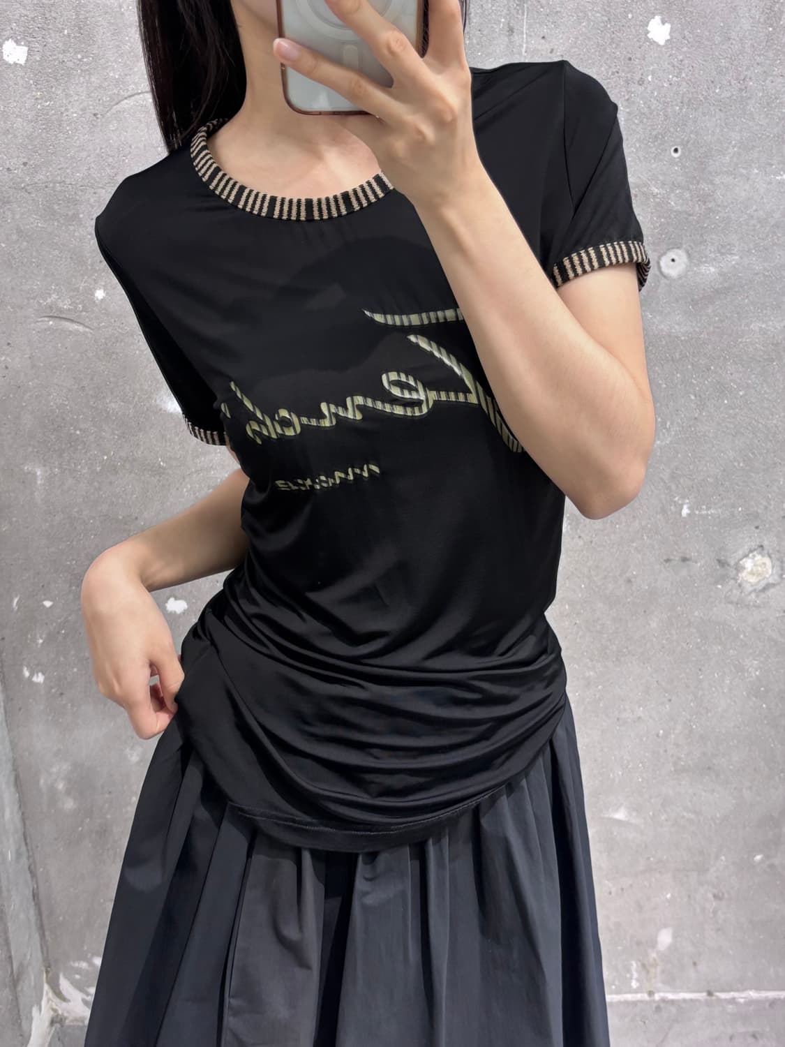 Fendi 펜디 블랙 레이온 로고 반팔  상품이미지3