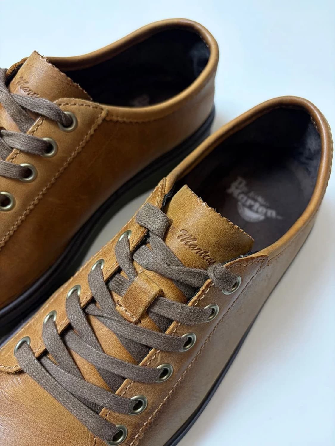 닥터마틴 17AW 단테 6홀 스니커즈 Q1506 상품이미지4