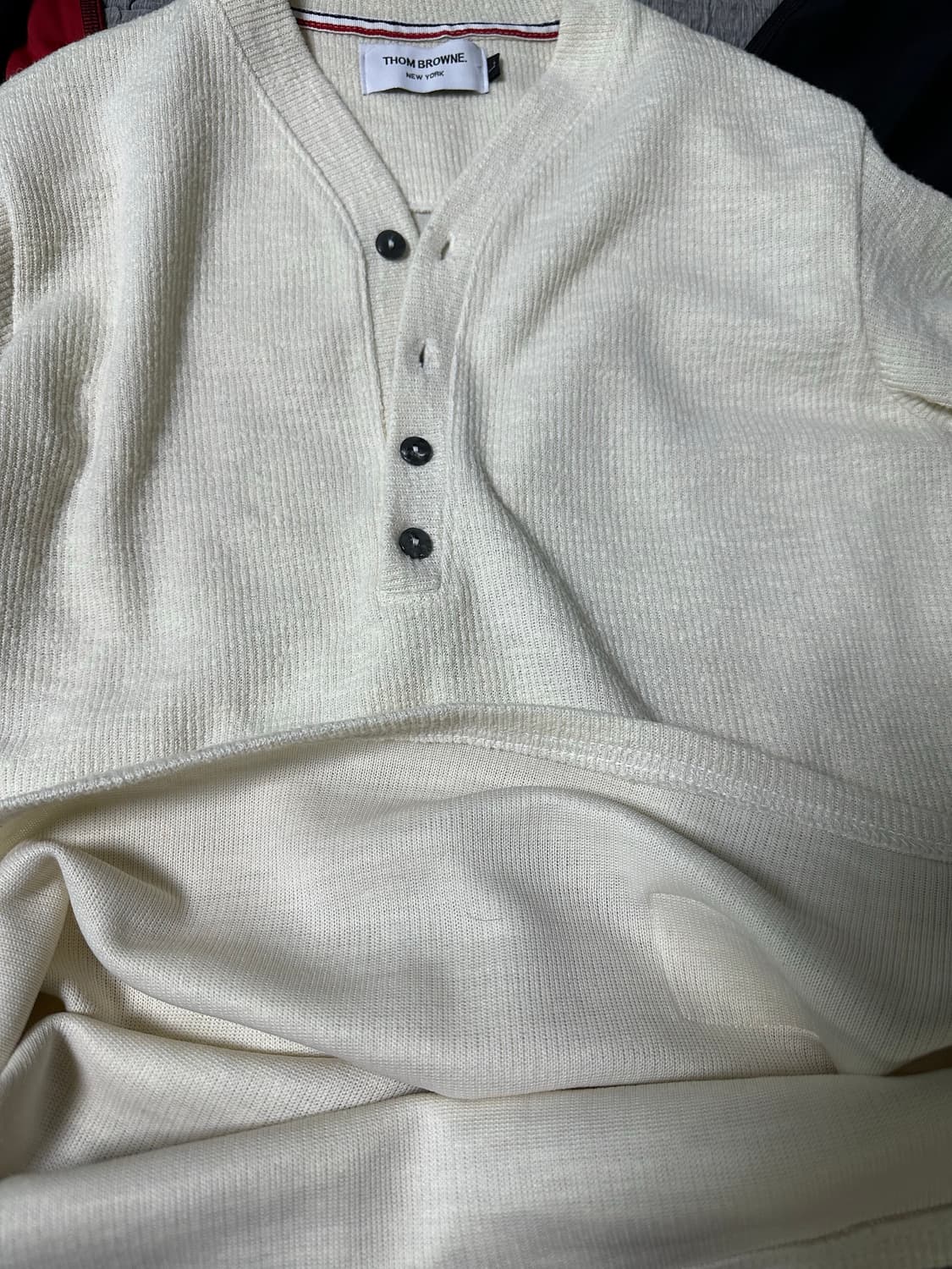 톰브라운 아이보리 삼선 완장 가디건 상품이미지6