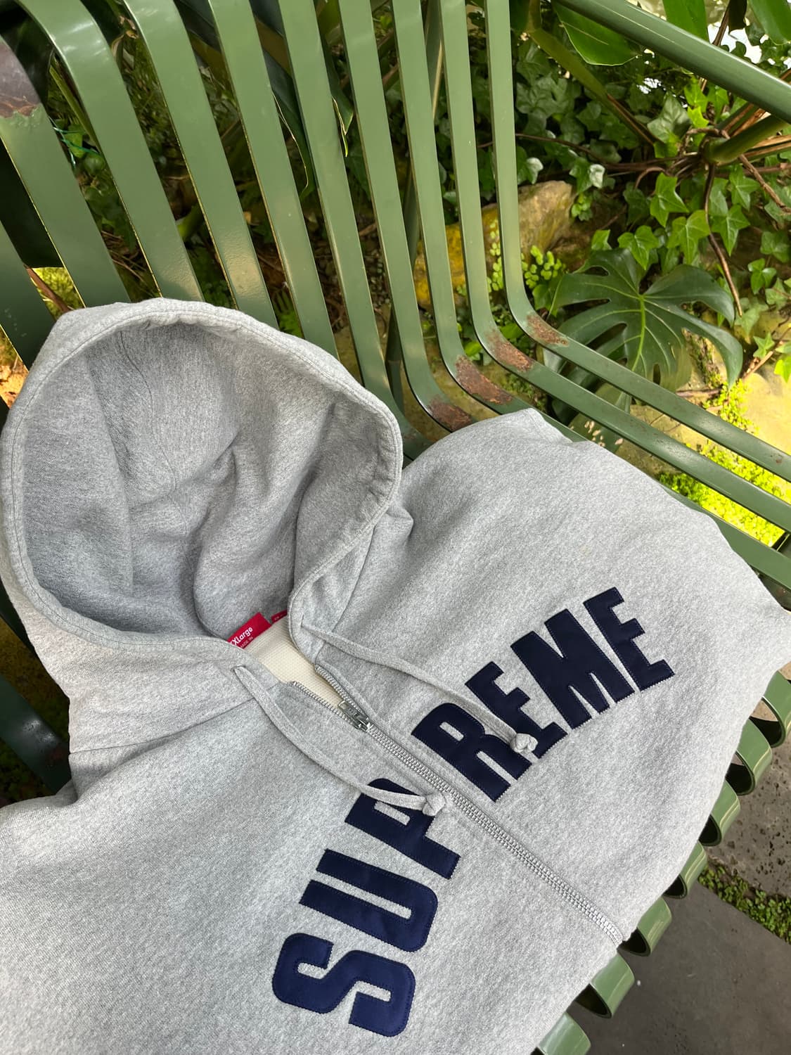 슈프림 써멀 아치로고 후드집업 상품이미지2