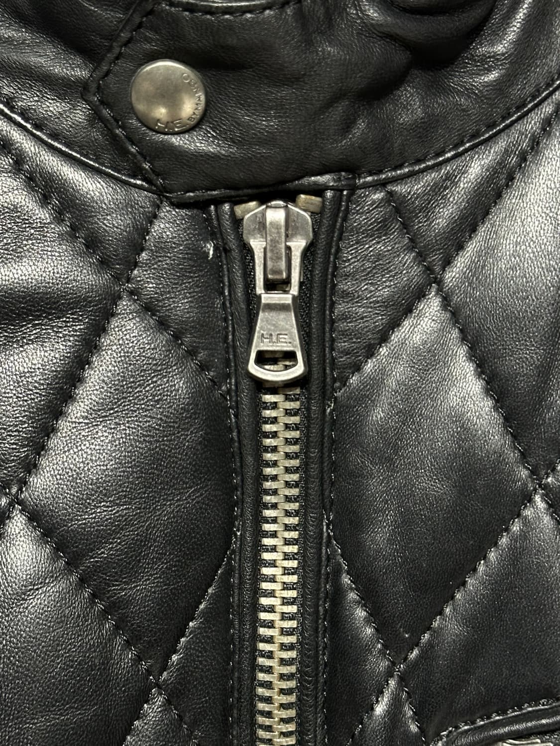 HE by MANGO 양가죽 퀄팅 바이크 자켓 상품이미지4