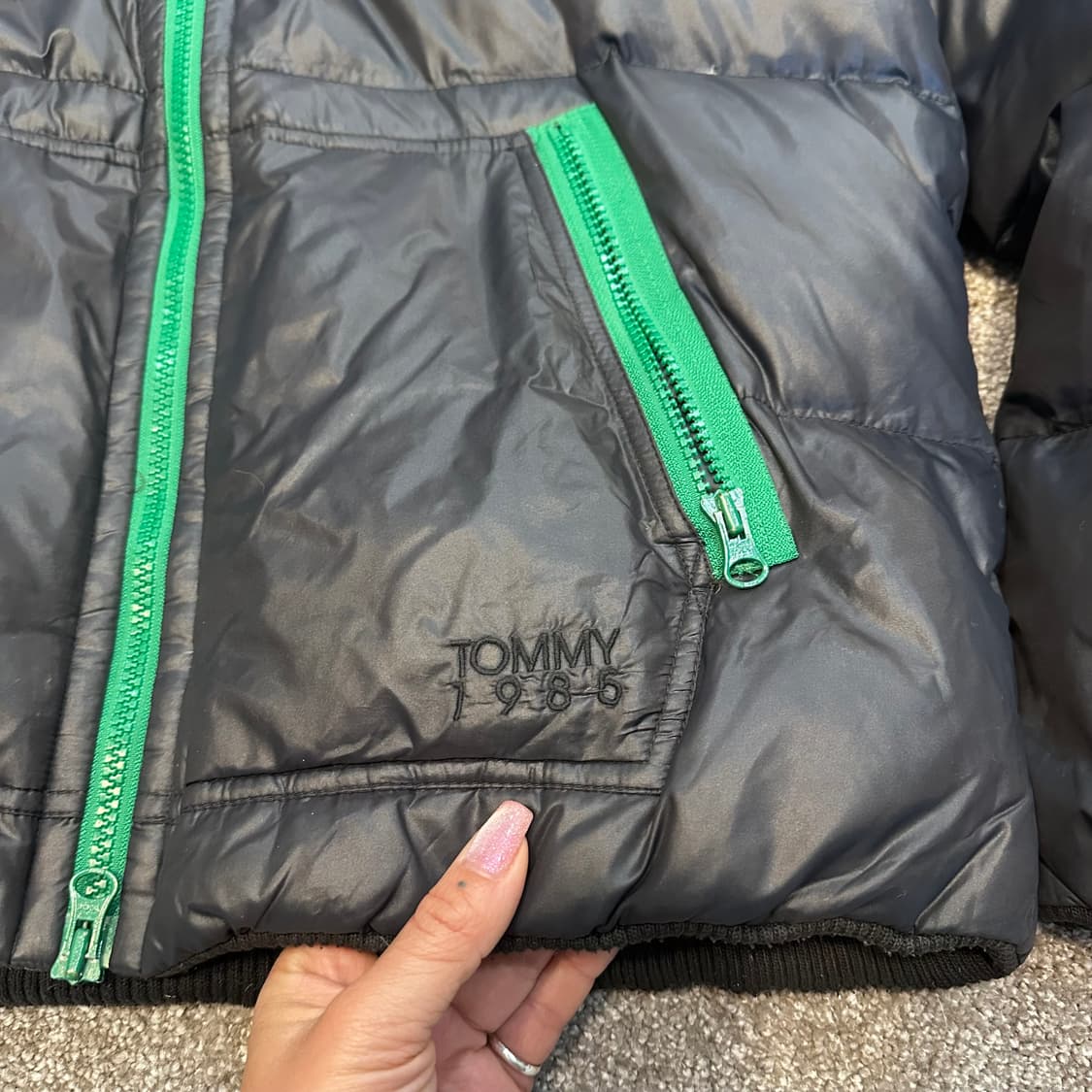 타미힐피거 블랙 무광 다운 패딩L 상품이미지3