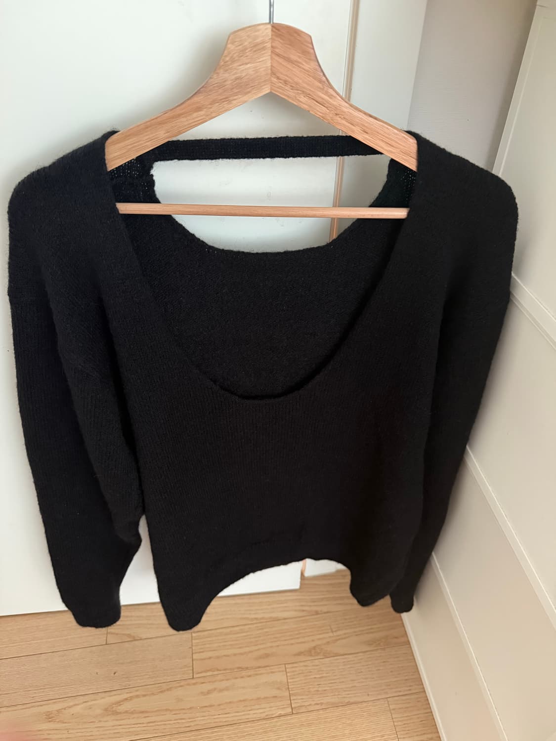 샌드릭 백오픈 오버핏 니트 새상품 상품이미지3