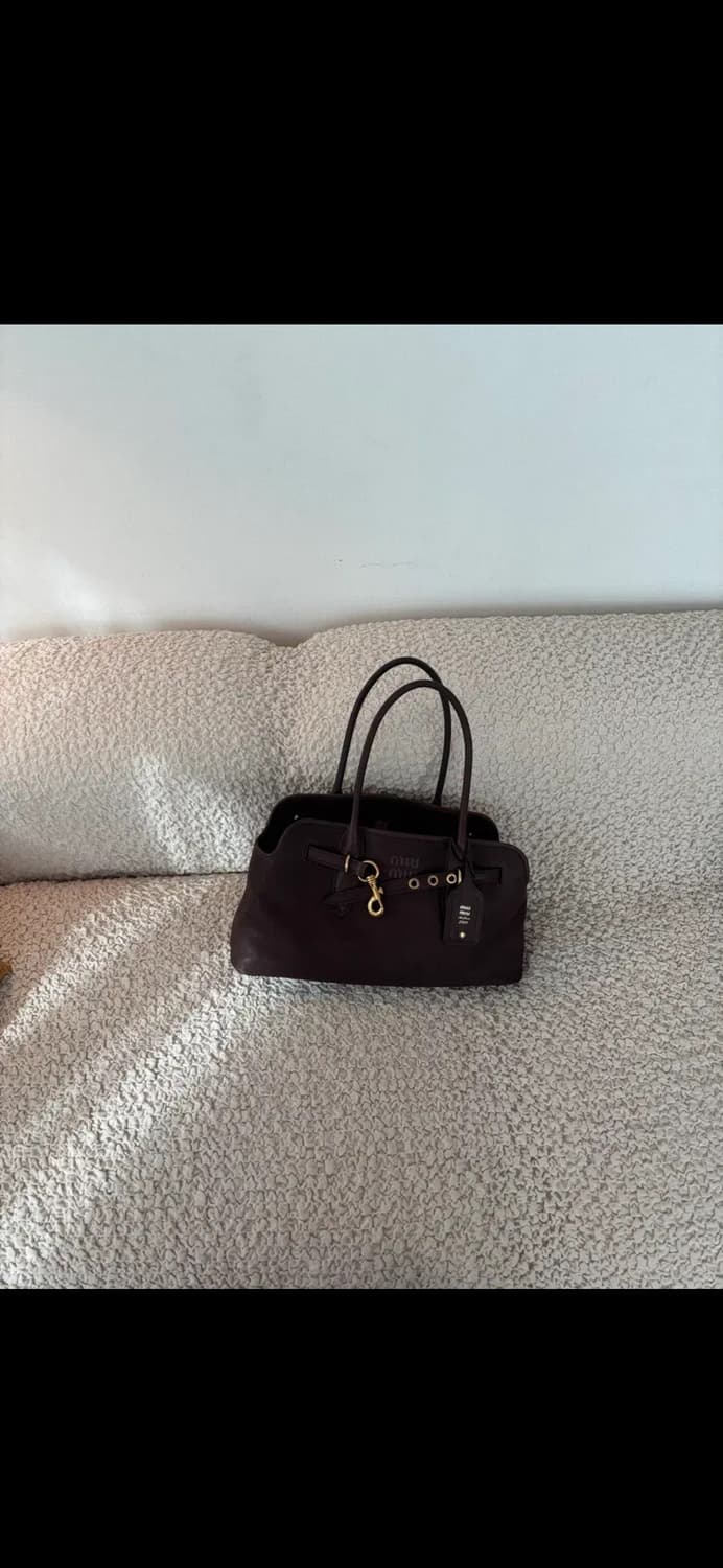 미우미우 아방뛰르 나파 라지 가죽백 (상태 최상/풀구성) 상품이미지2