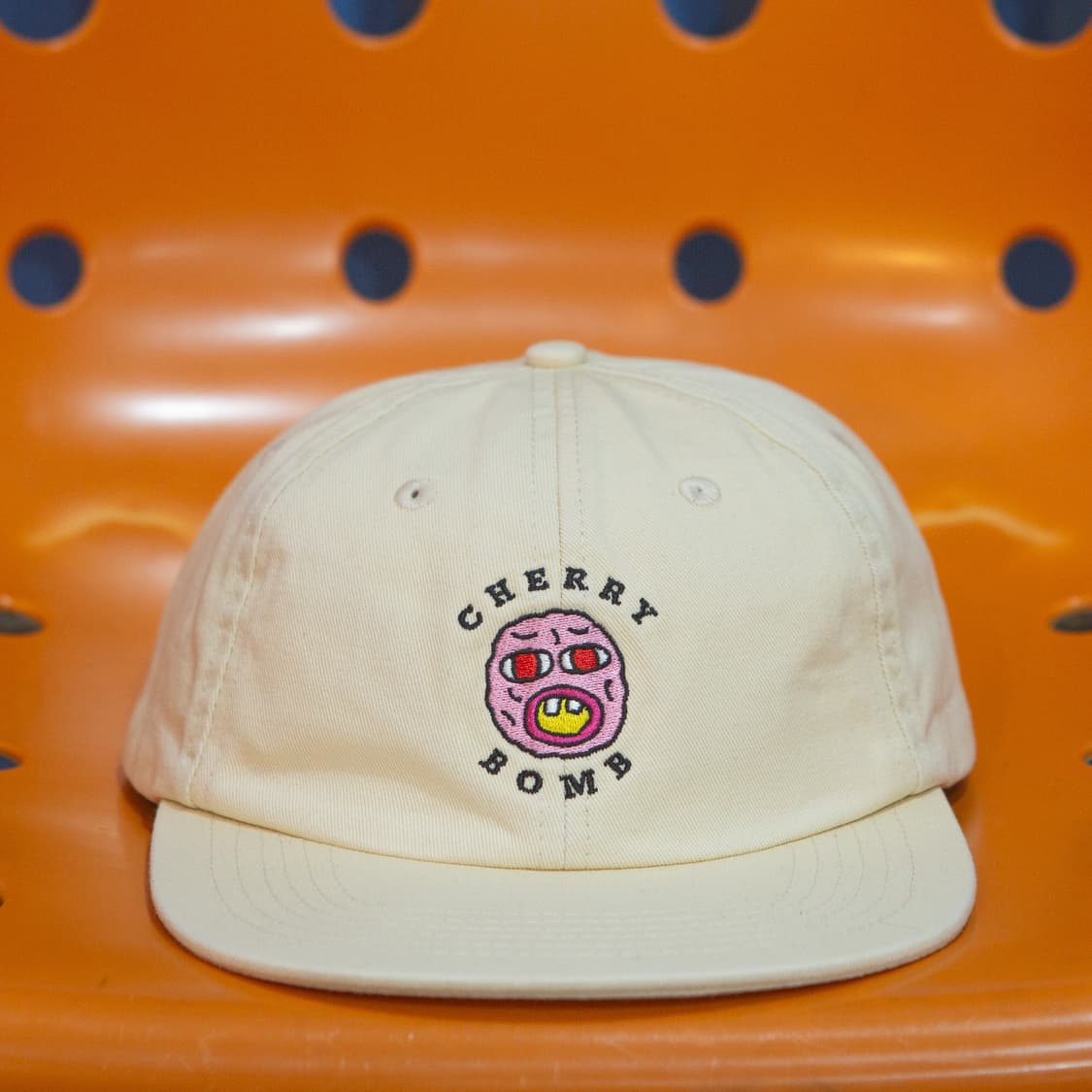 Cherry Bomb 머천 베이지 캡 상품이미지1