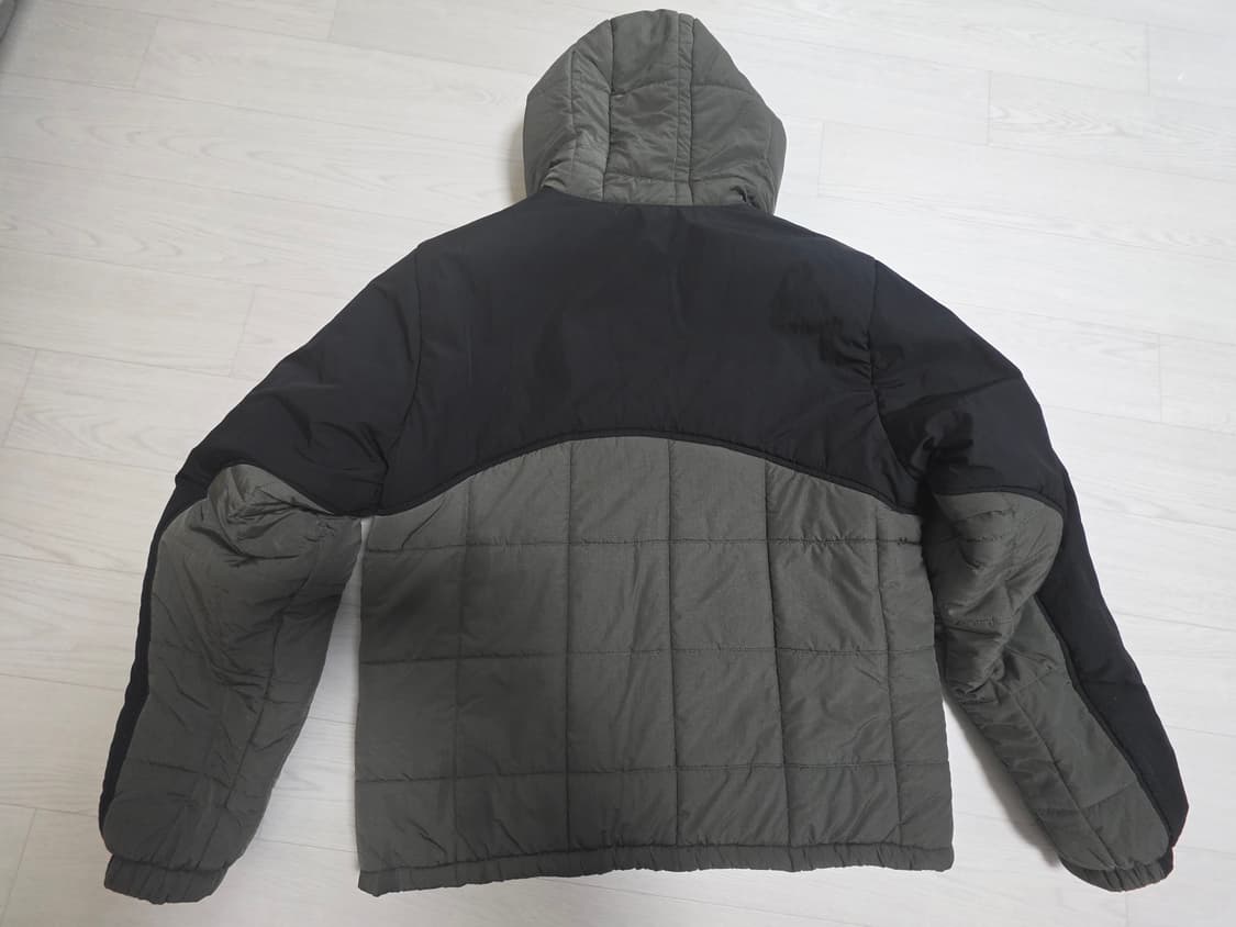 스투시 프리마로프트 마운틴 패딩 L사이즈 상품이미지3