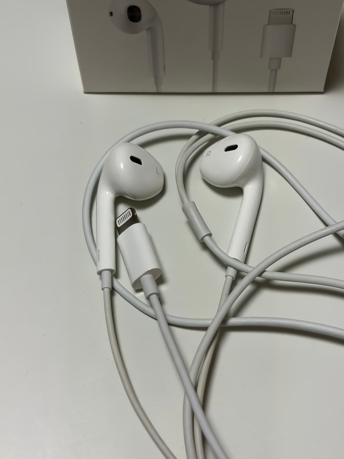 애플 이어팟 라이트닝(8핀) 상품이미지1