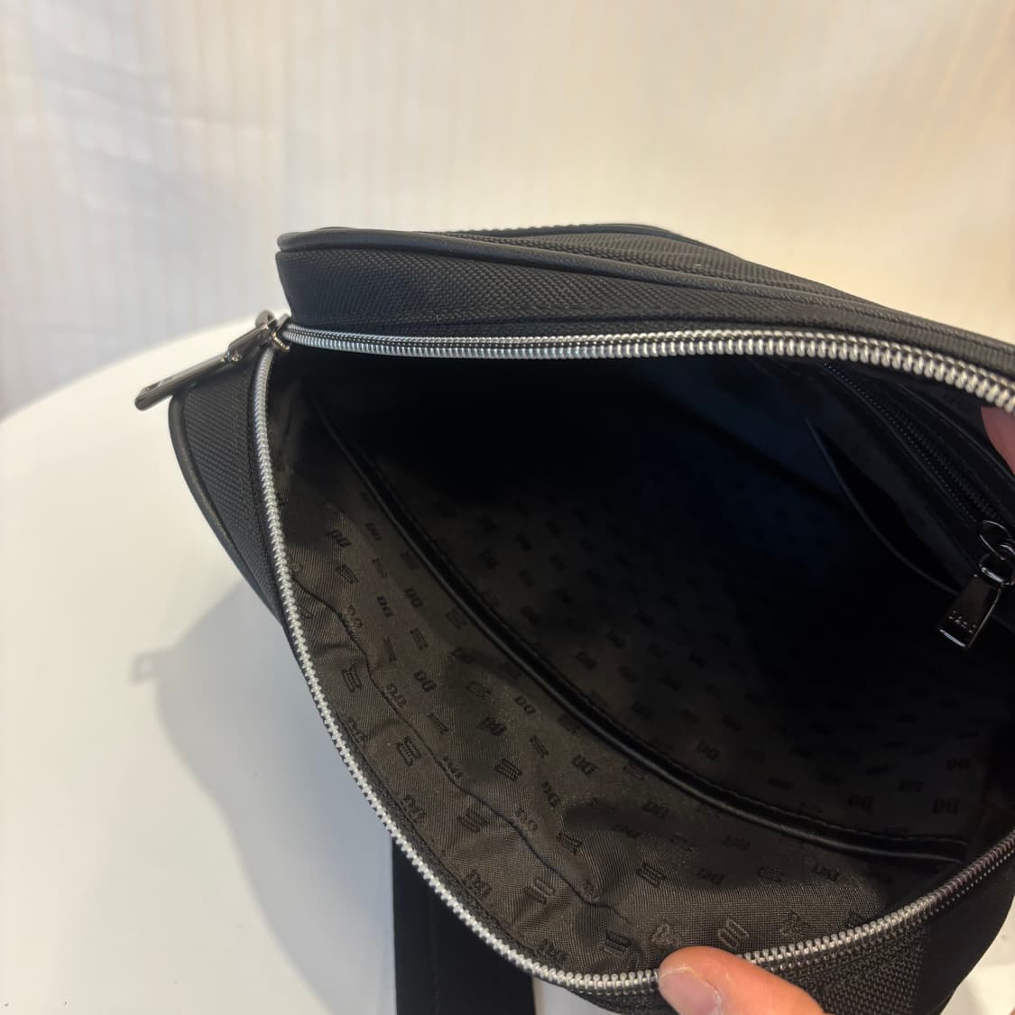 정품 닥스 체크 크로스백     상품이미지8