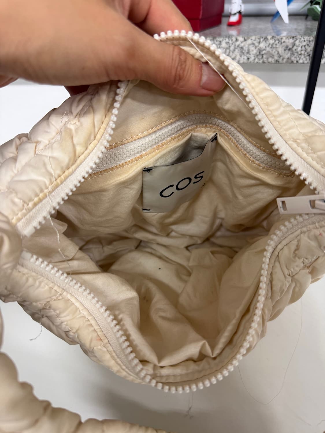 정품) COS 코스 퀼티드 미니 구름백  상품이미지7