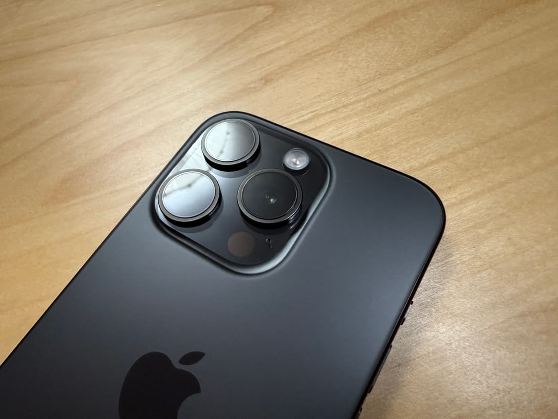 아이폰 15 pro 블랙 티타늄 256GB 상품이미지6