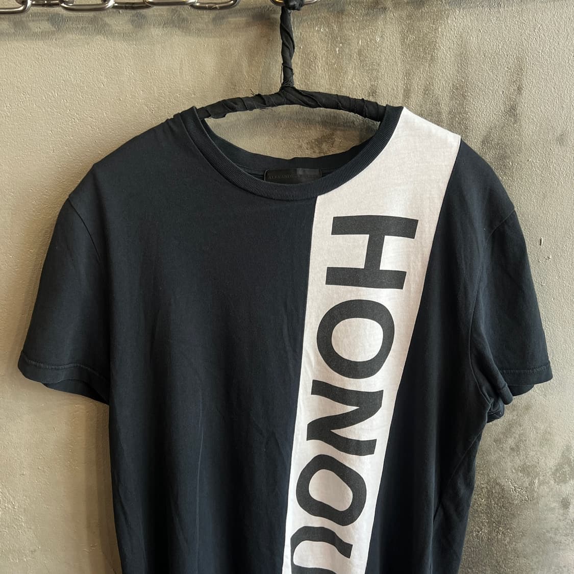 알렉산더 맥퀸 HONOUR 프린팅 반팔 상품이미지3