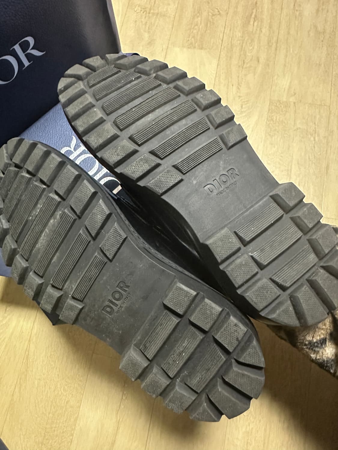 [42] 디올 익스플로러 로퍼 스무스 카프스킨 상품이미지4