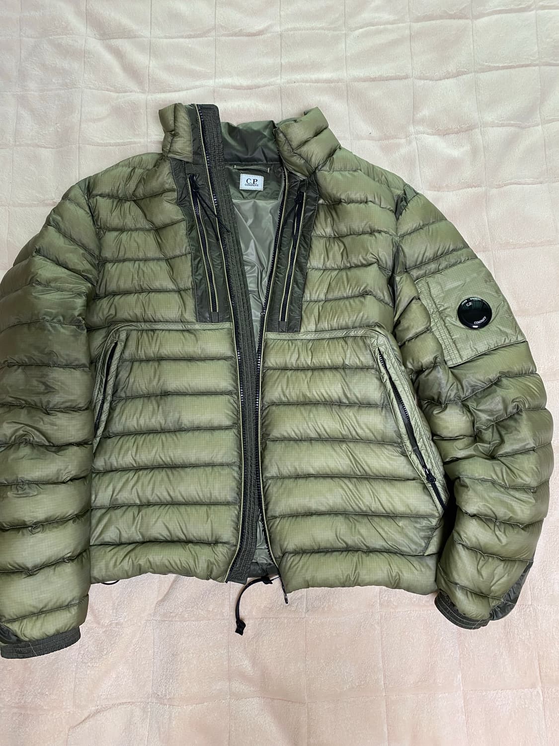 CP컴퍼니 DD쉘 경량패딩 상품이미지3