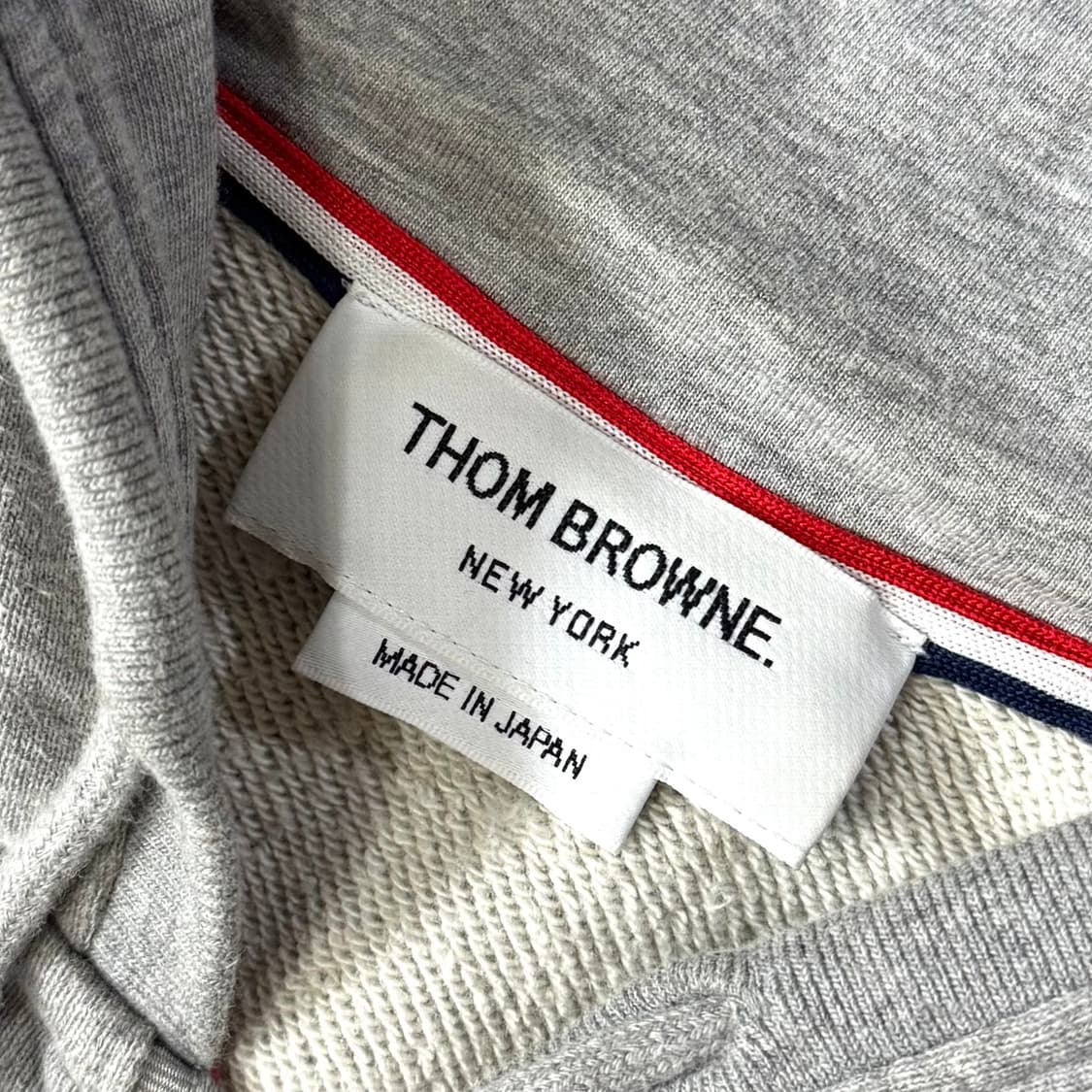 [3/당일출고]톰브라운 사선완장 후드집업 상품이미지3