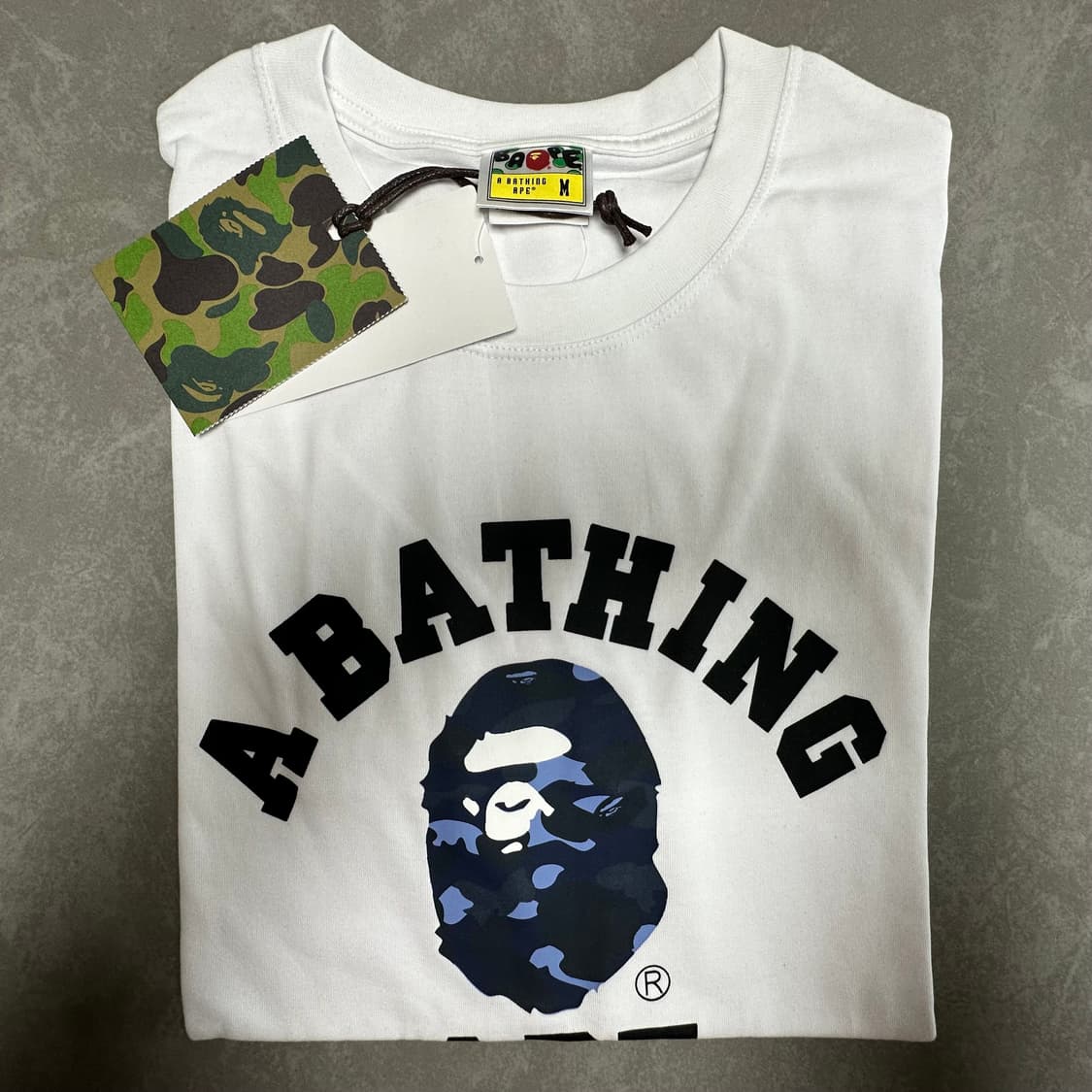 베이프 컬러 카모 컬리지 티셔츠 화이트 네이비 상품이미지3