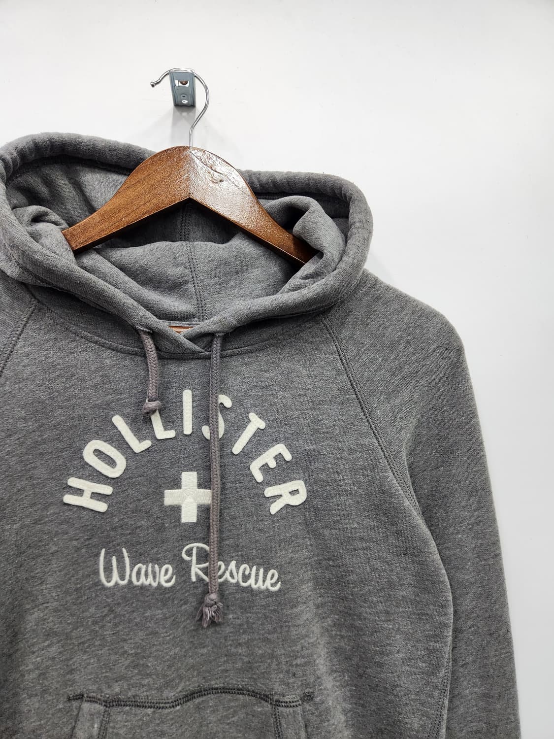 Hollister 그래이 로고 후드 상품이미지3