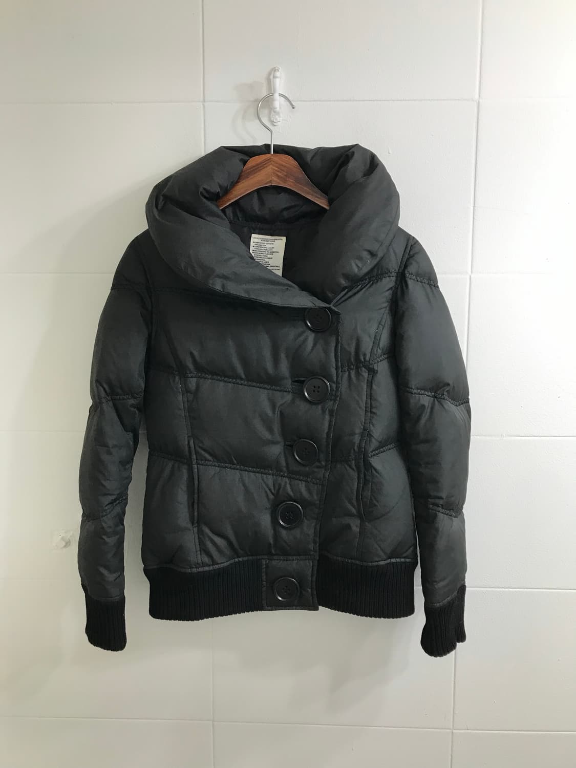 무채색 블랙 니혼진 도트 빅버튼 패딩 코디세트 상품이미지4