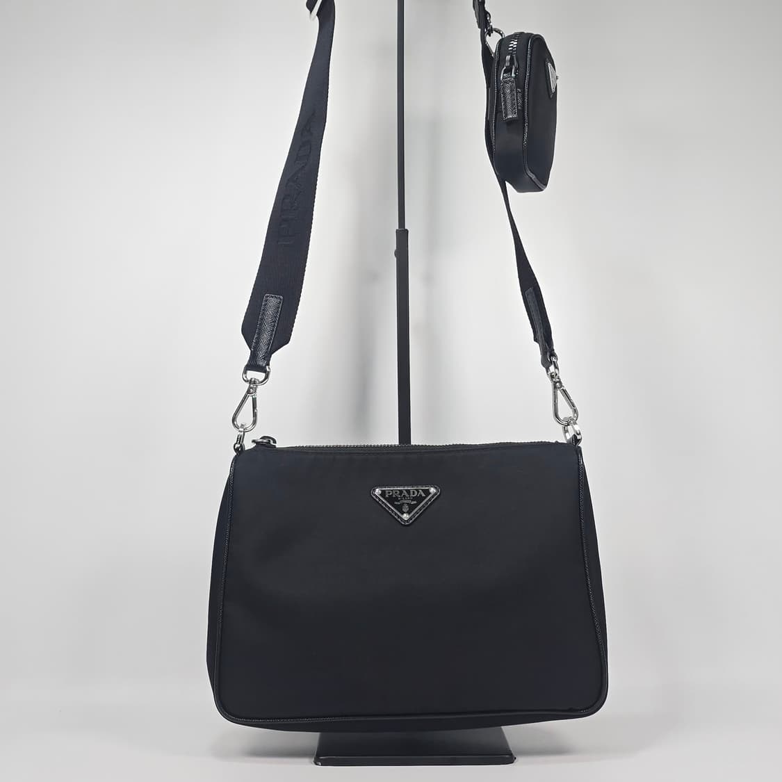 프라다 로고 리나일론 크로스백 상품이미지2