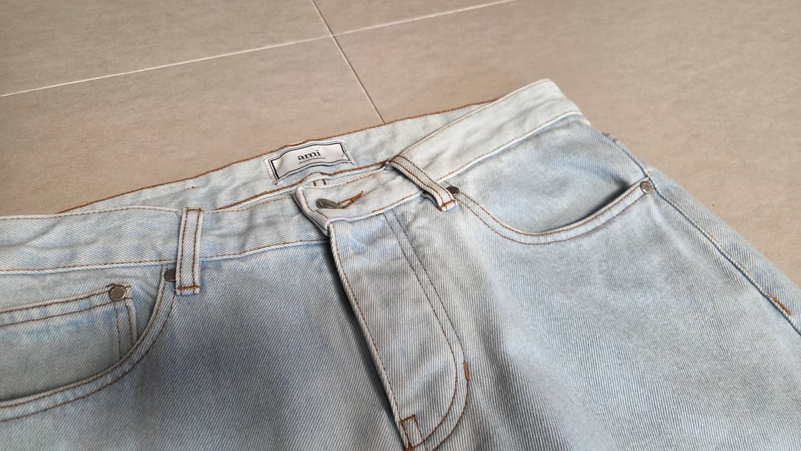 AMI 아미 캐롯핏 5포켓 워시드 연청 데님진  상품이미지3