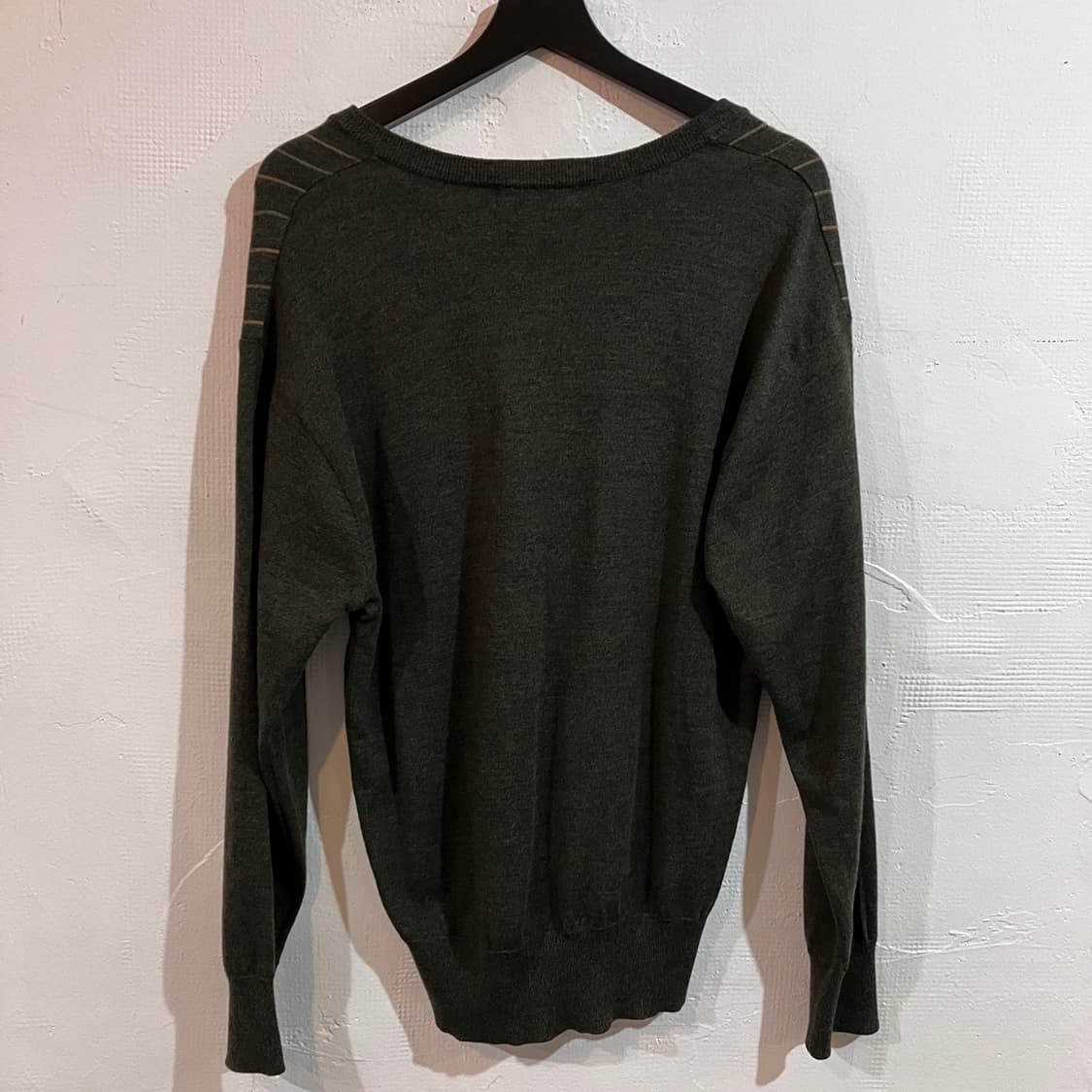 입생로랑 브이넥 니트 상품이미지3