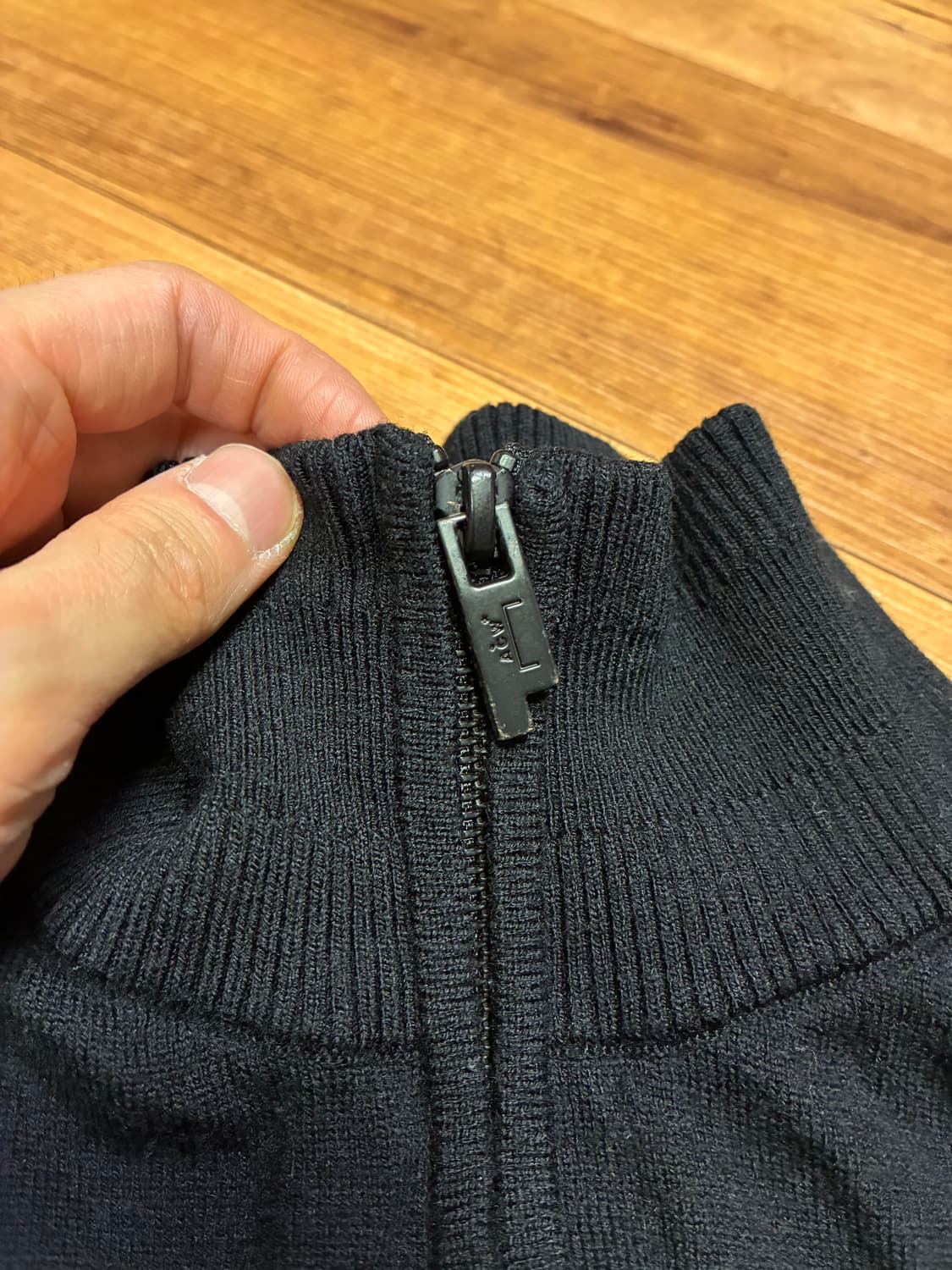 A COLD WALL 어콜드월 블랙 니트 짚업 상품이미지3