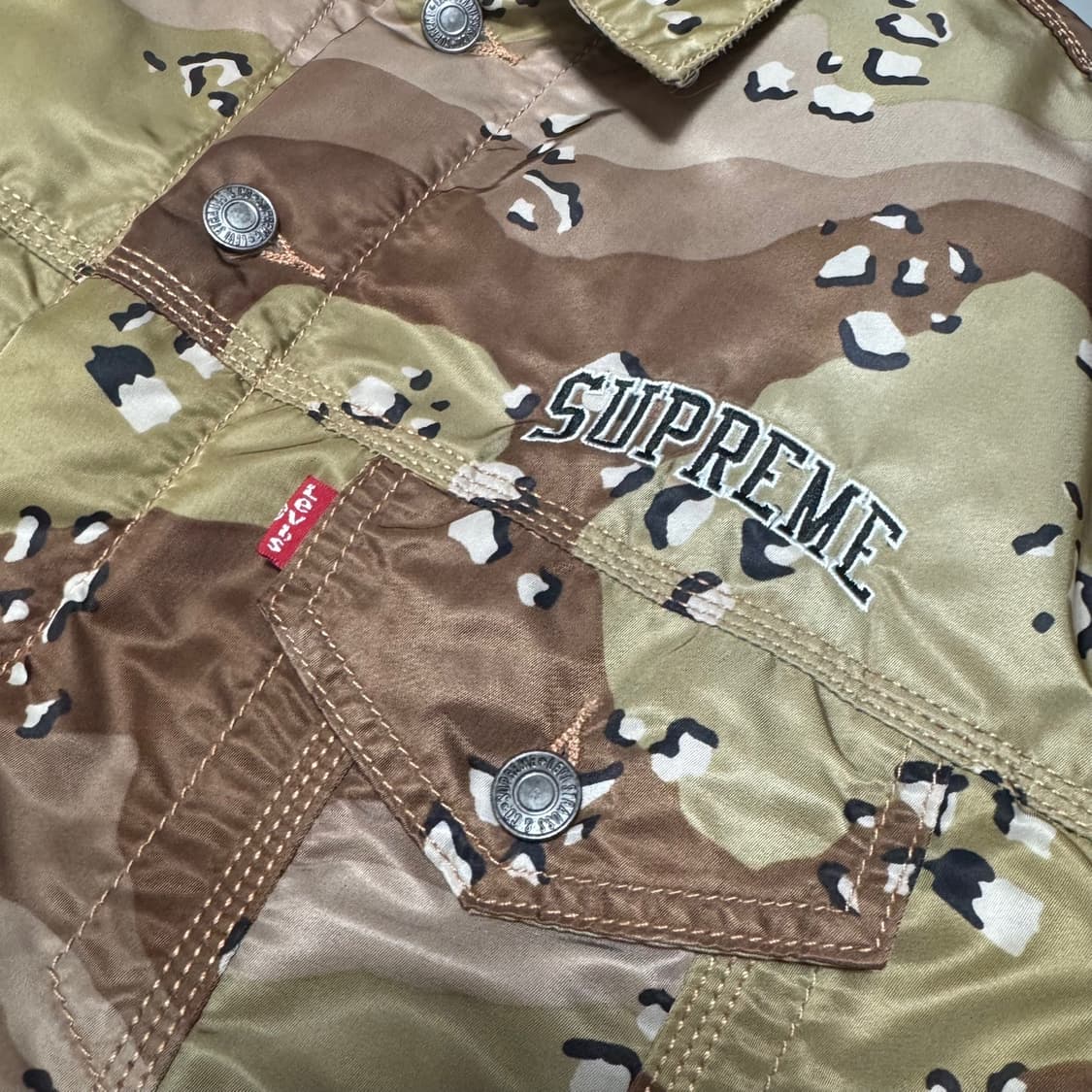 슈프림 X 리바이스 19fw week9 초콜릿칩 카모 퀄팅 트러커 자켓 상품이미지5