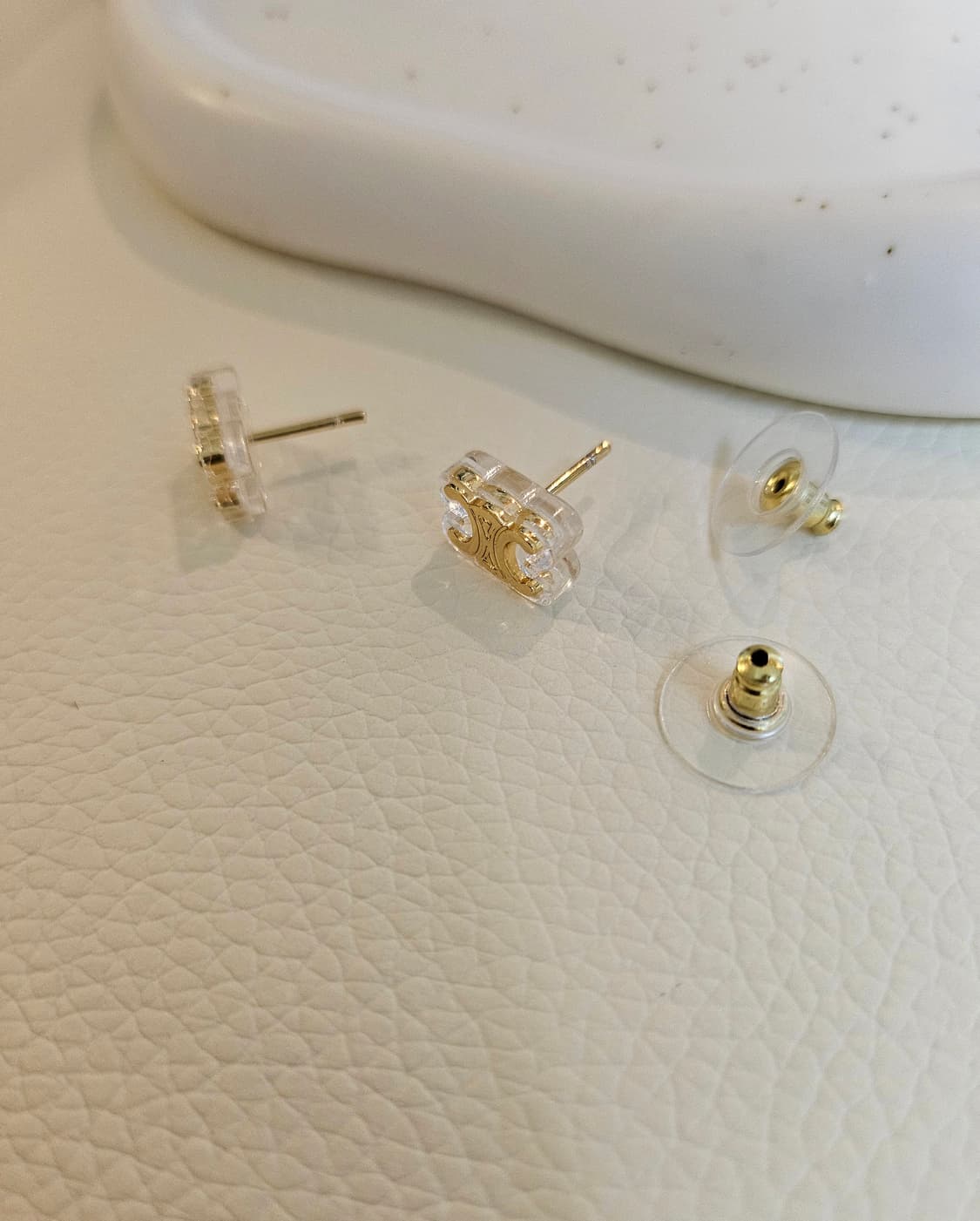 셀린느 업사이클링 미니 레진 귀걸이 상품이미지3