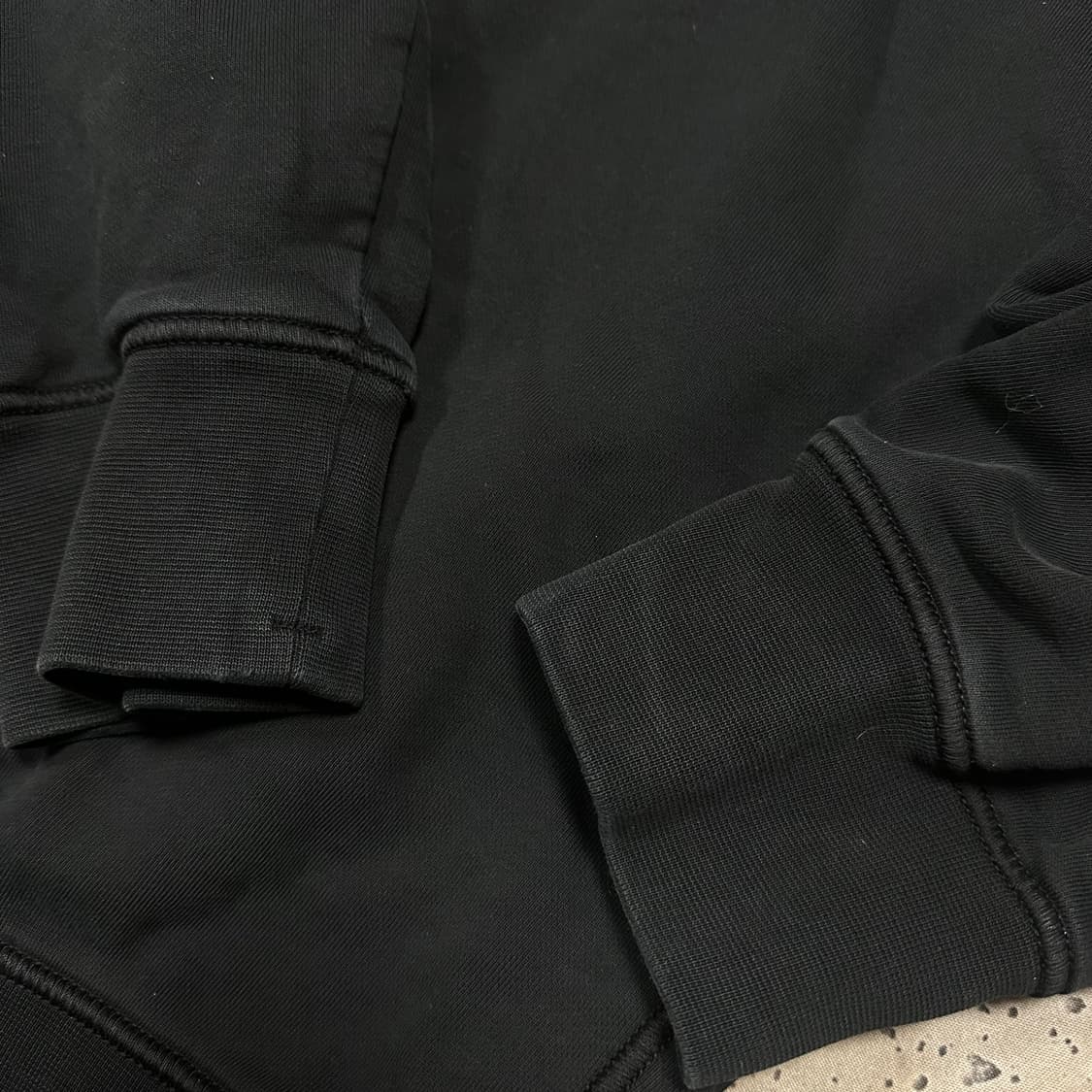 ✨ (바배) 스톤 아일랜드 블랙 맨투맨  상품이미지7