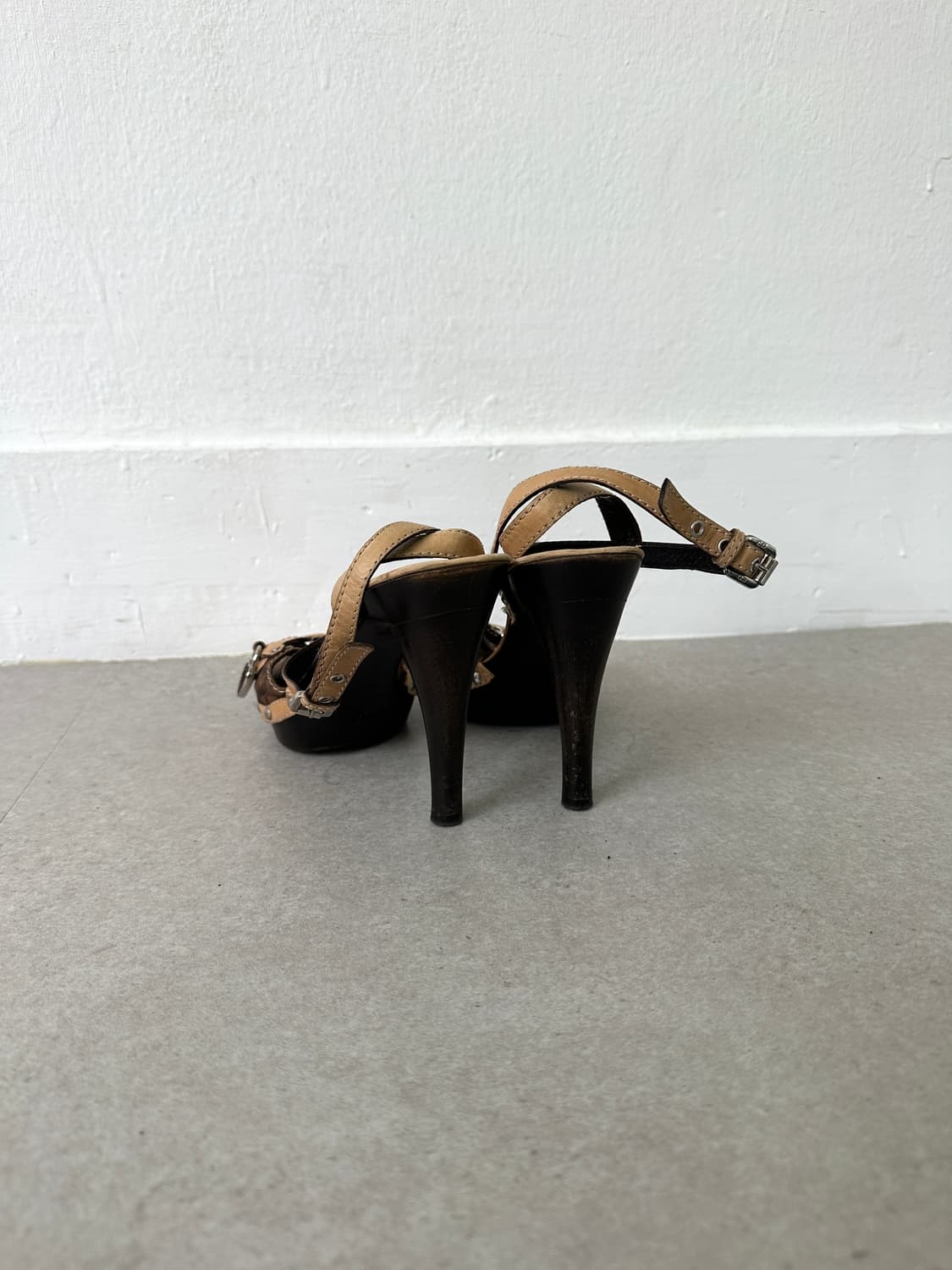 디올 레이디 디올 아카이브 하트참 체인 힐 상품이미지5