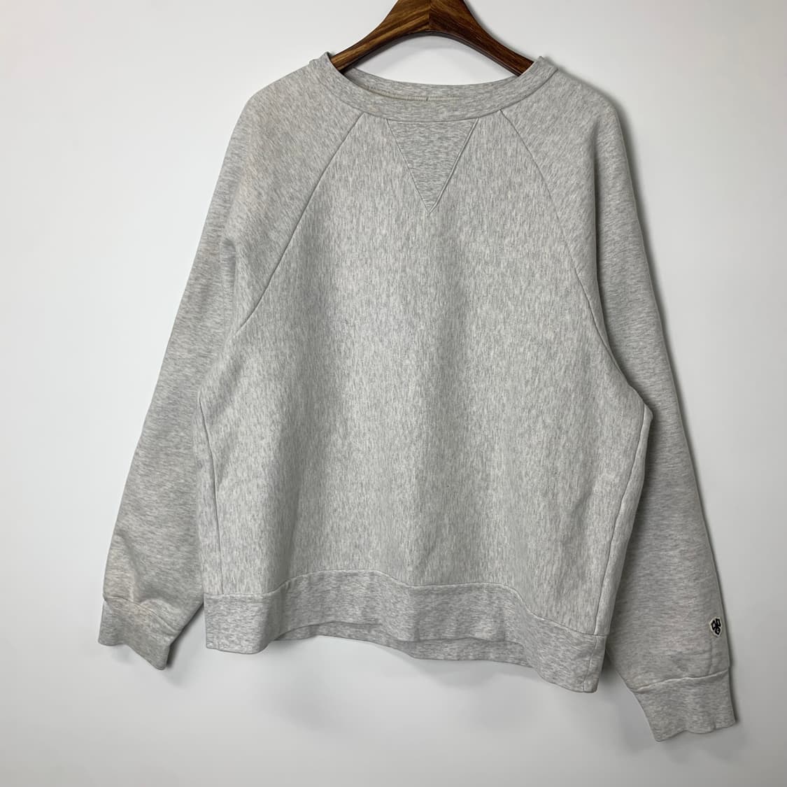 헤리티지플로스 손목로고 백멜란지 맨투맨 상품이미지2