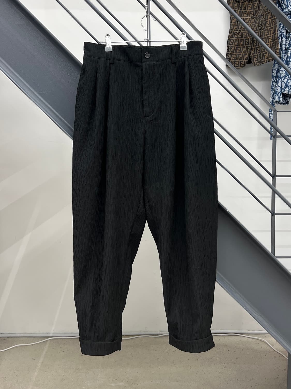 송지오옴므 플리츠 볼륨 팬츠 / 블랙 상품이미지1