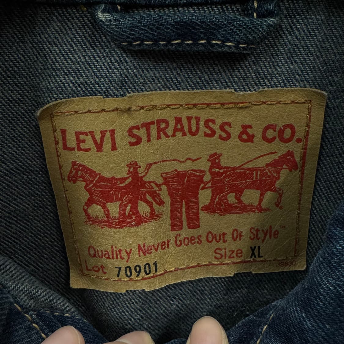 00s 리바이스 데님 트러커 자켓 전면 투포켓 디테일 진청 상품이미지6