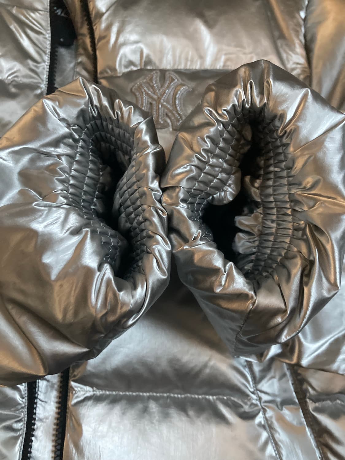 MLB 뉴욕 양키스 실버 푸퍼 패딩 덕다운 상품이미지8