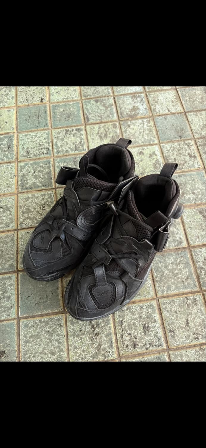 리복 베트멍 유전자변형 더티블랙 퓨리 235 상품이미지1