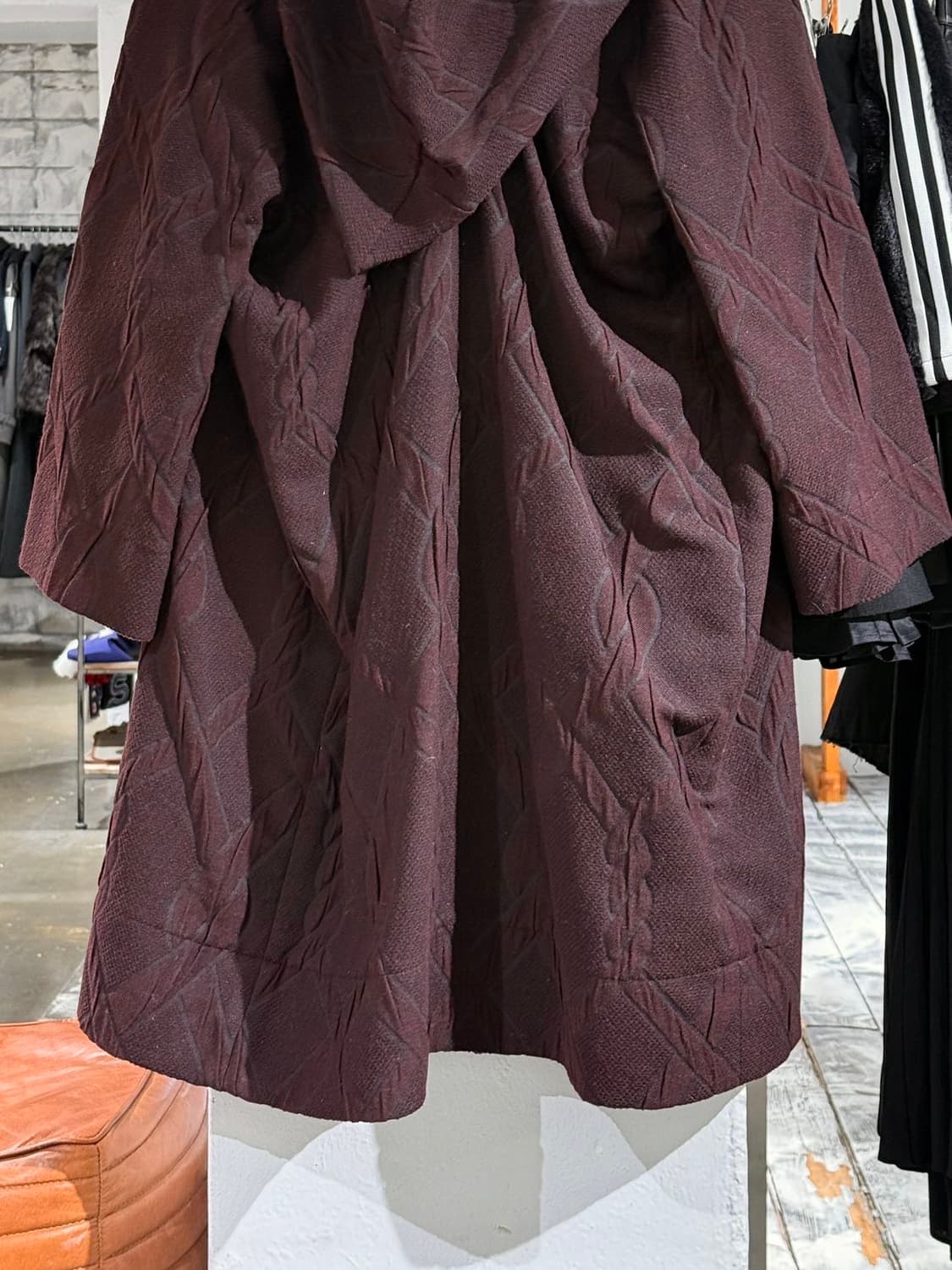 비비안 웨스트우드 레드라벨 버건디 orb 버튼 자카드 코트  상품이미지6