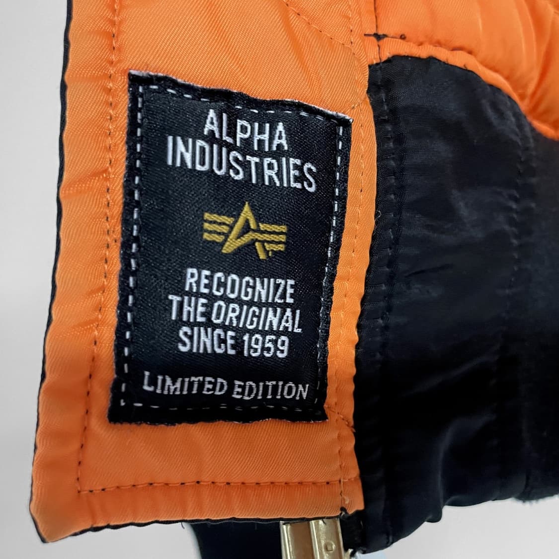 정품] 알파인더스트리 ma-1 레귤러핏 블랙 블러드칫 L 상품이미지3