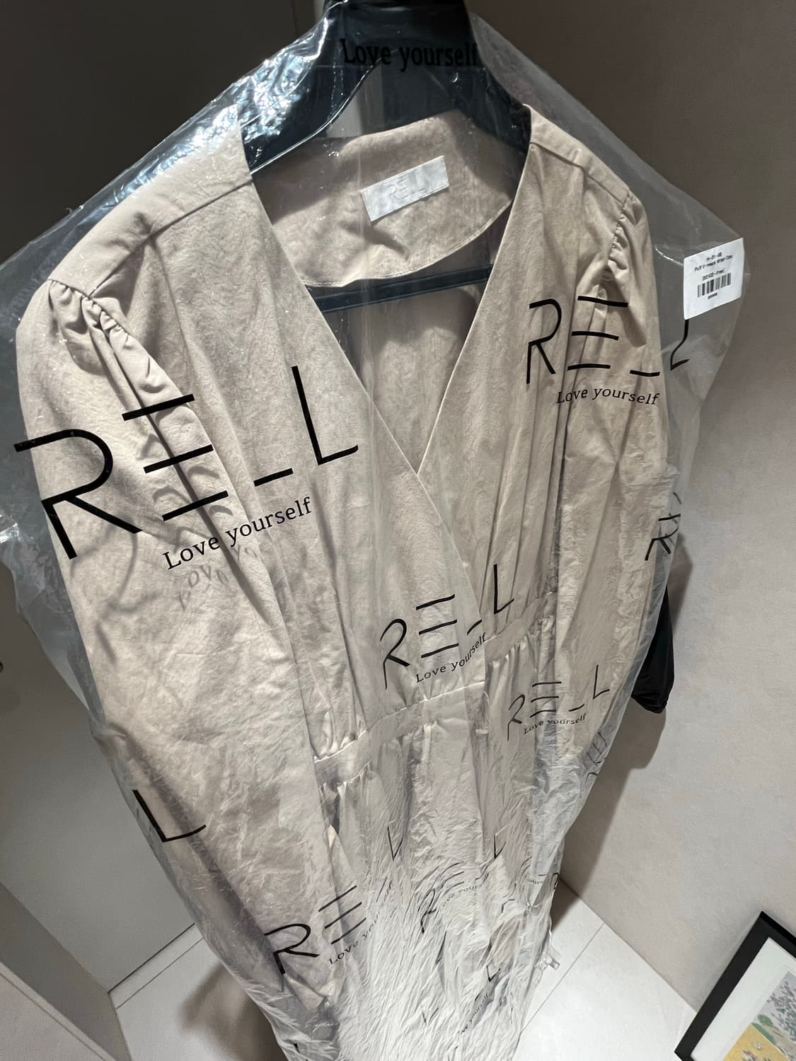 리엘 puff v neck 트렌치 원피스 베이지 상품이미지1