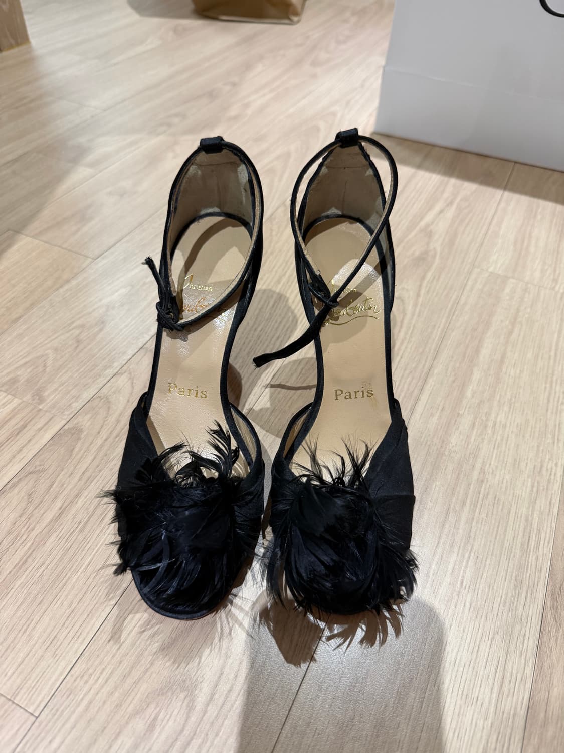 크리스찬루부탱 새틴 힐  상품이미지9