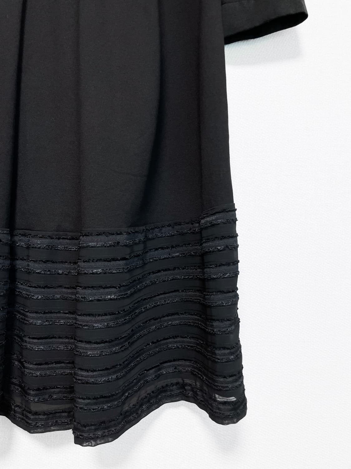 Shirring Neckline Midi Dress - Black 상품이미지7