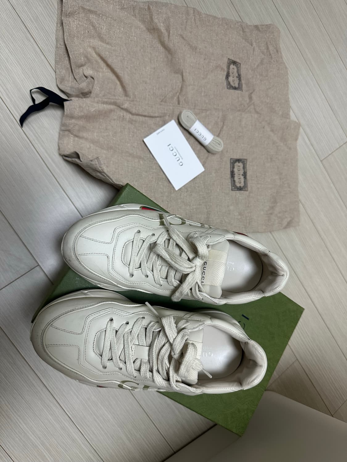 구찌 라이톤 스니커즈 아이보리 색상 36사이즈 상품이미지1