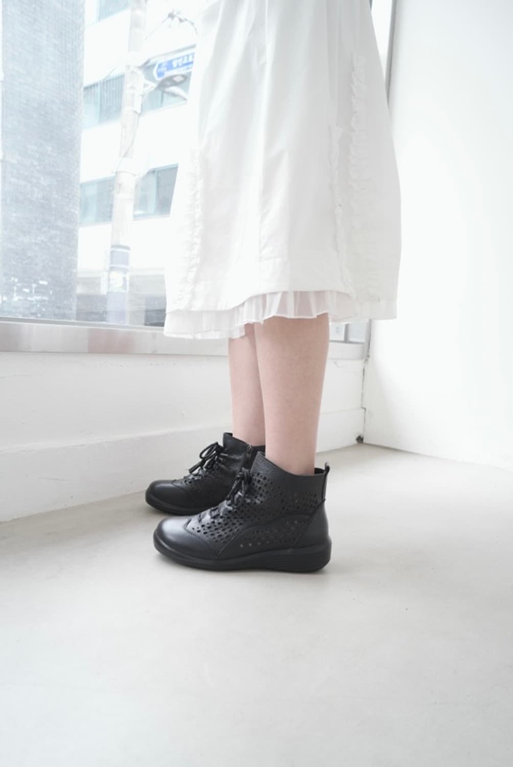 애프터먼데이 punching leather boots 상품이미지1