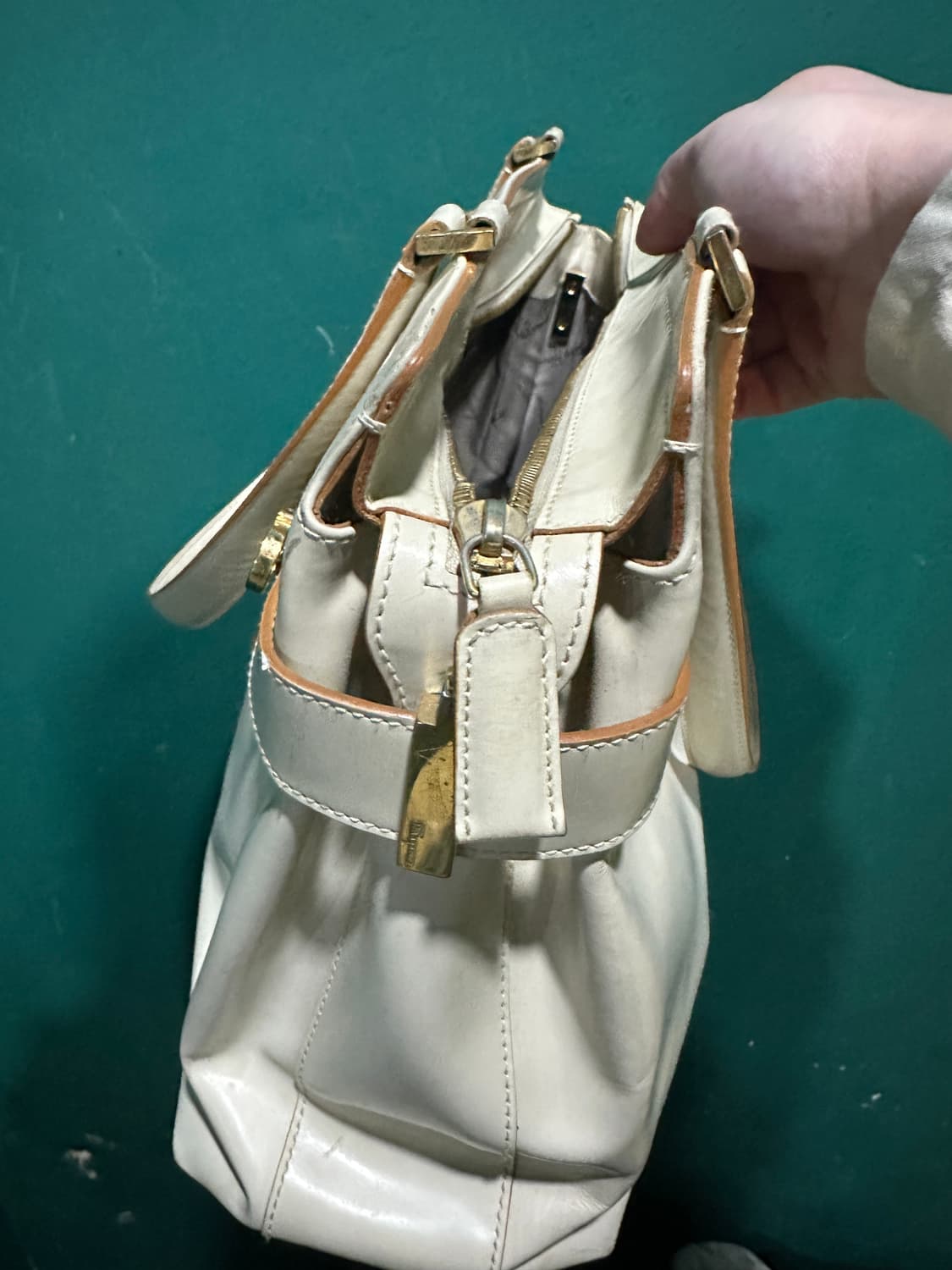 페레가모 토드백 화이트 상품이미지9