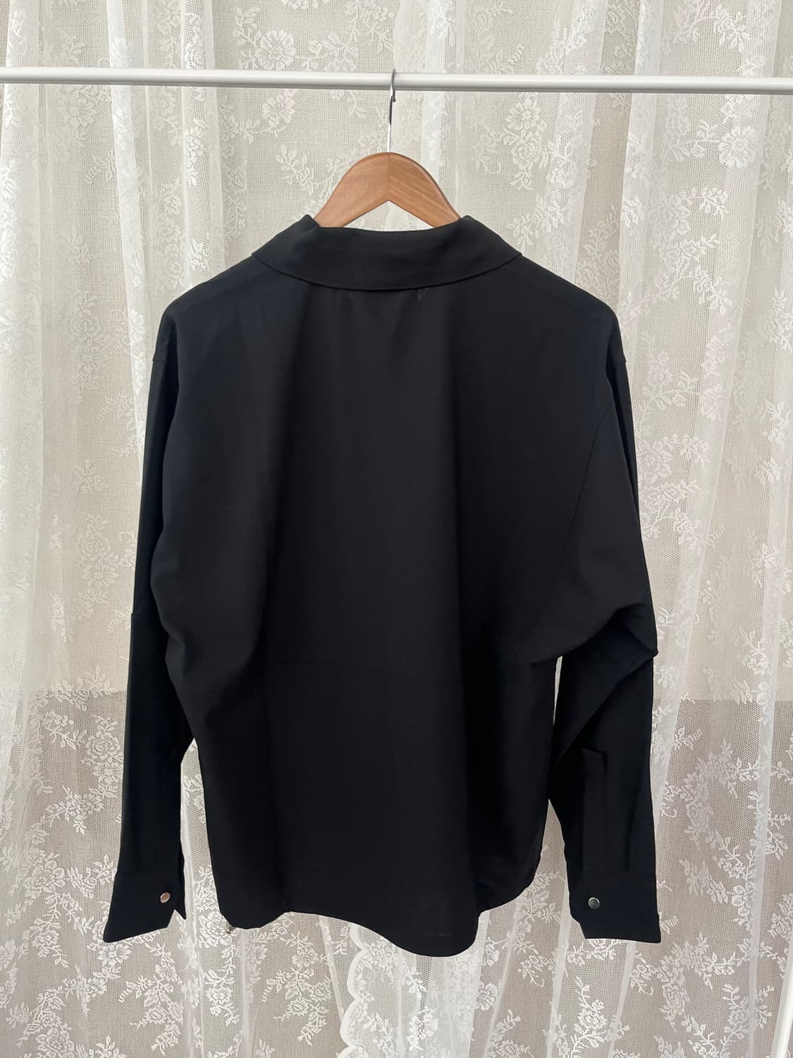 48) 솔리드옴므 19fw 카라 티셔츠 블랙 상품이미지2