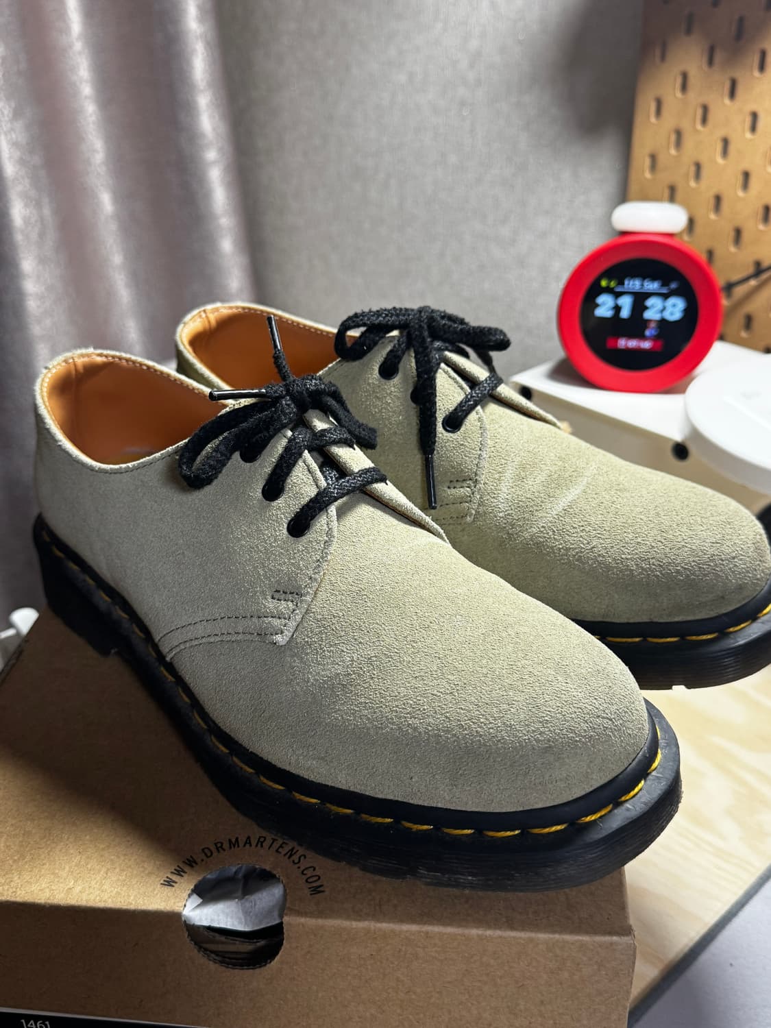 닥터마틴 1461 페일 올리브 41 사이즈 상품이미지1