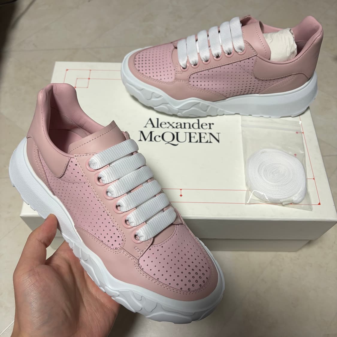 새상품(225)알렉산더맥퀸 코트 트레이너 스니커 핑크 상품이미지1