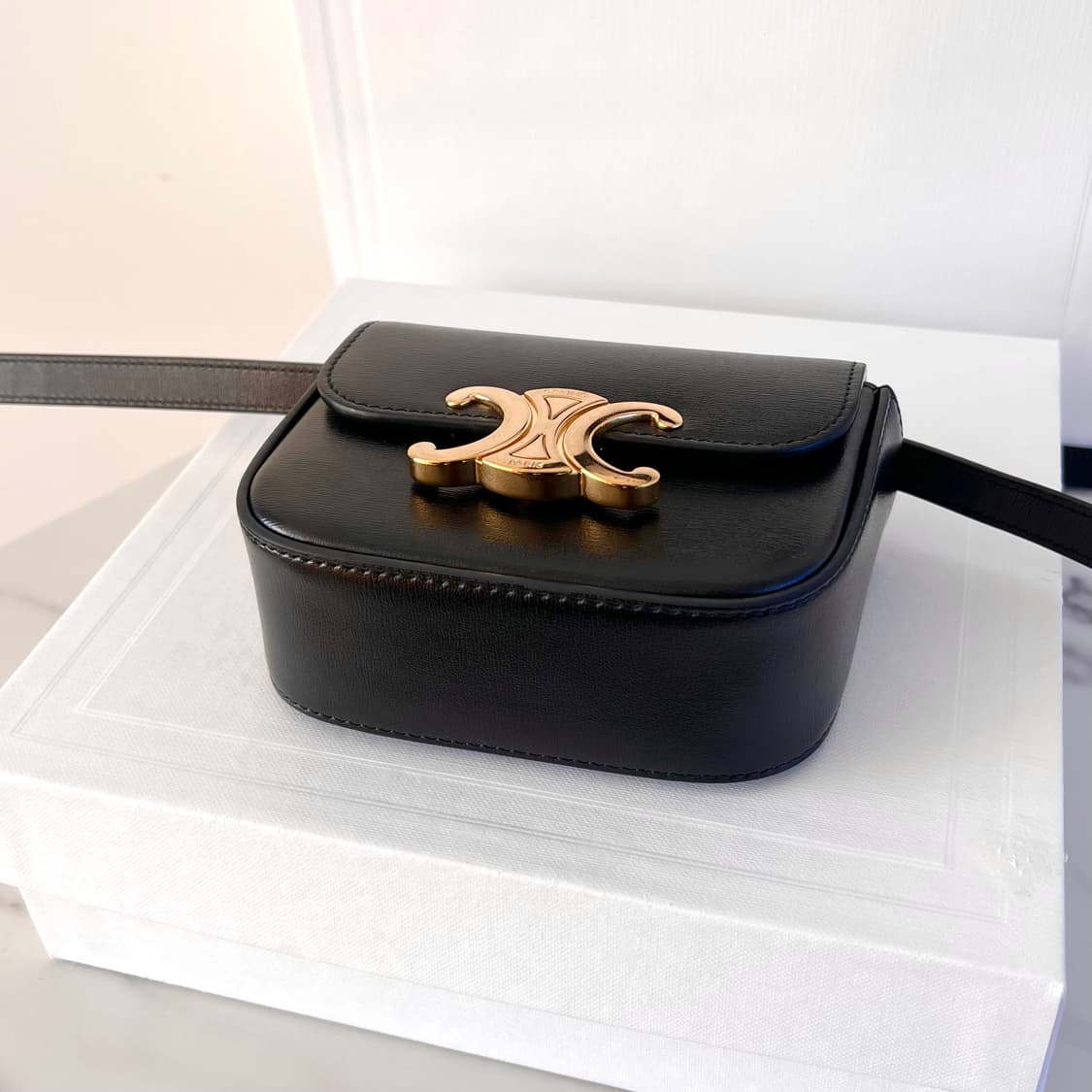 [S급/정품] 셀린느 미니 클로드 샤이니 블랙 크로스백 가방 상품이미지6