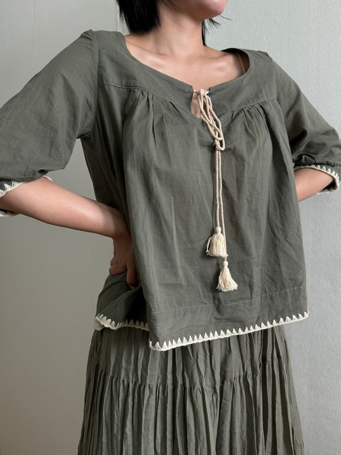 Khaki Tassel Trim Blouse 상품이미지5
