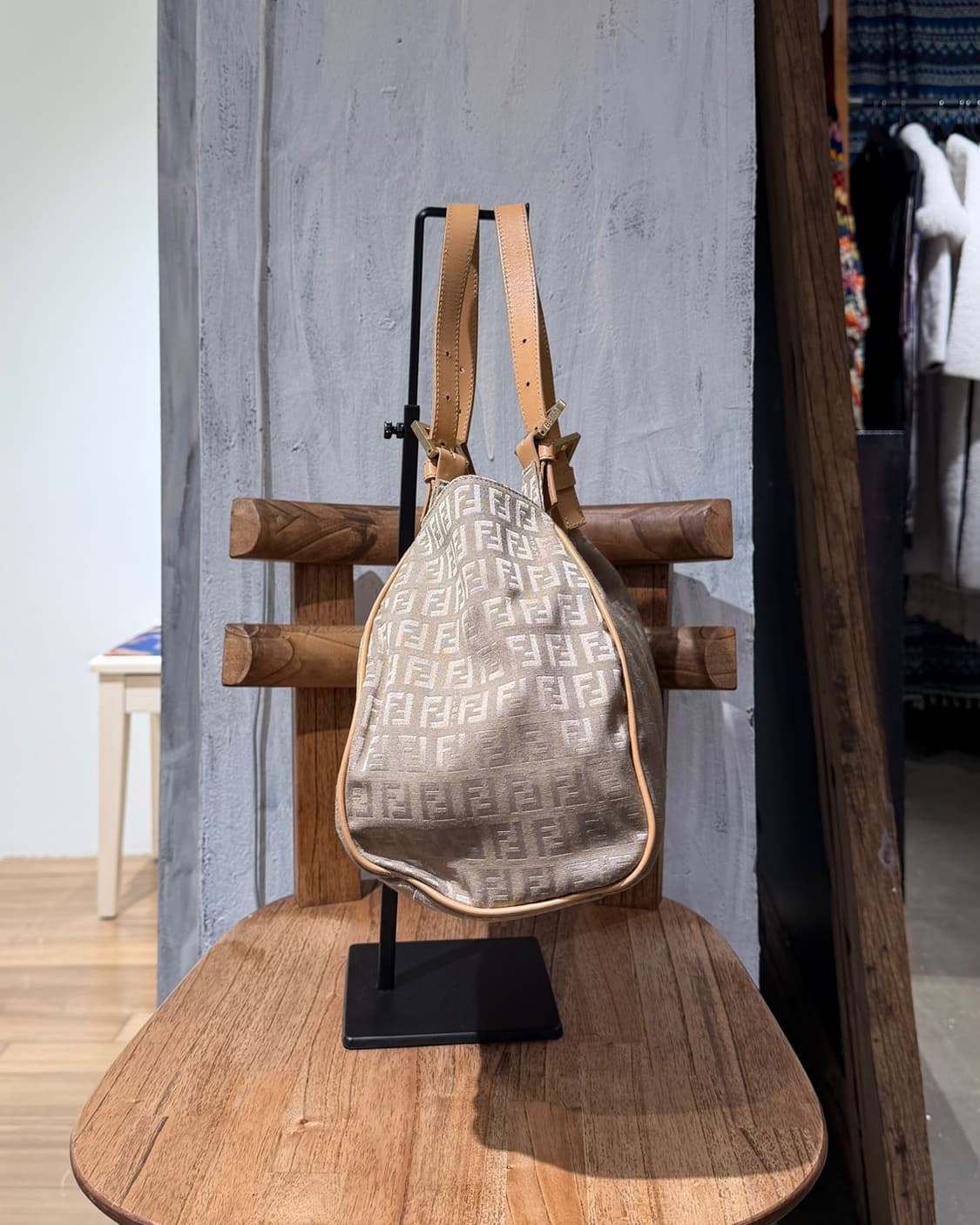 펜디 베이지 주키노 프린트 캔버스 숄더백 상품이미지5