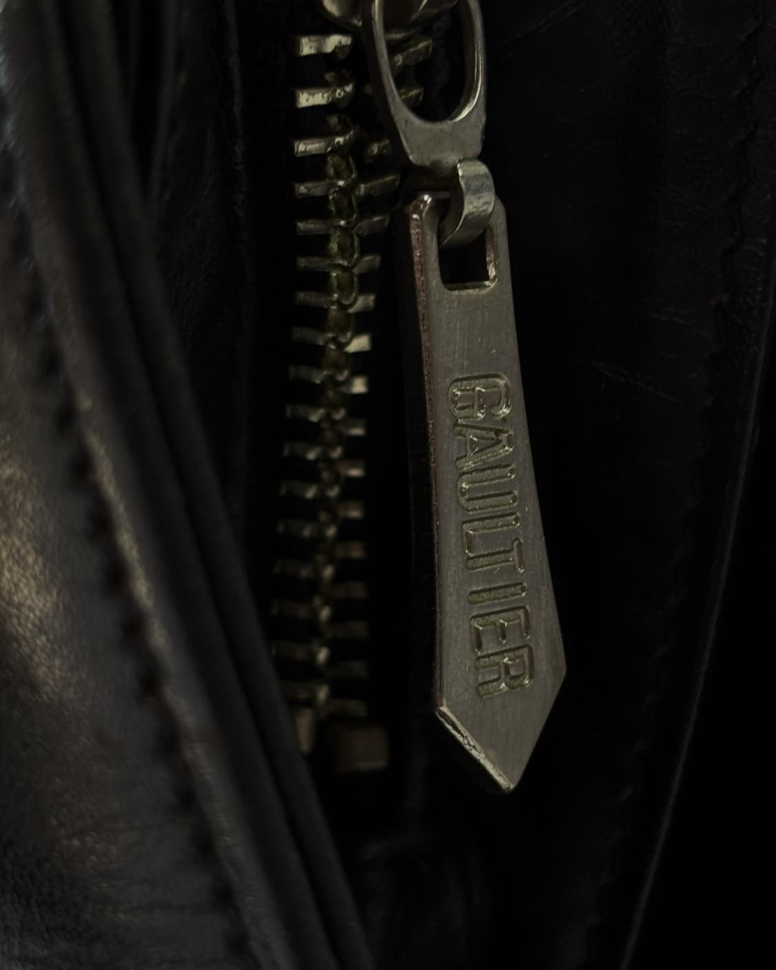 Jean Paul Gaultier Metal Plate Logo Tote 상품이미지5