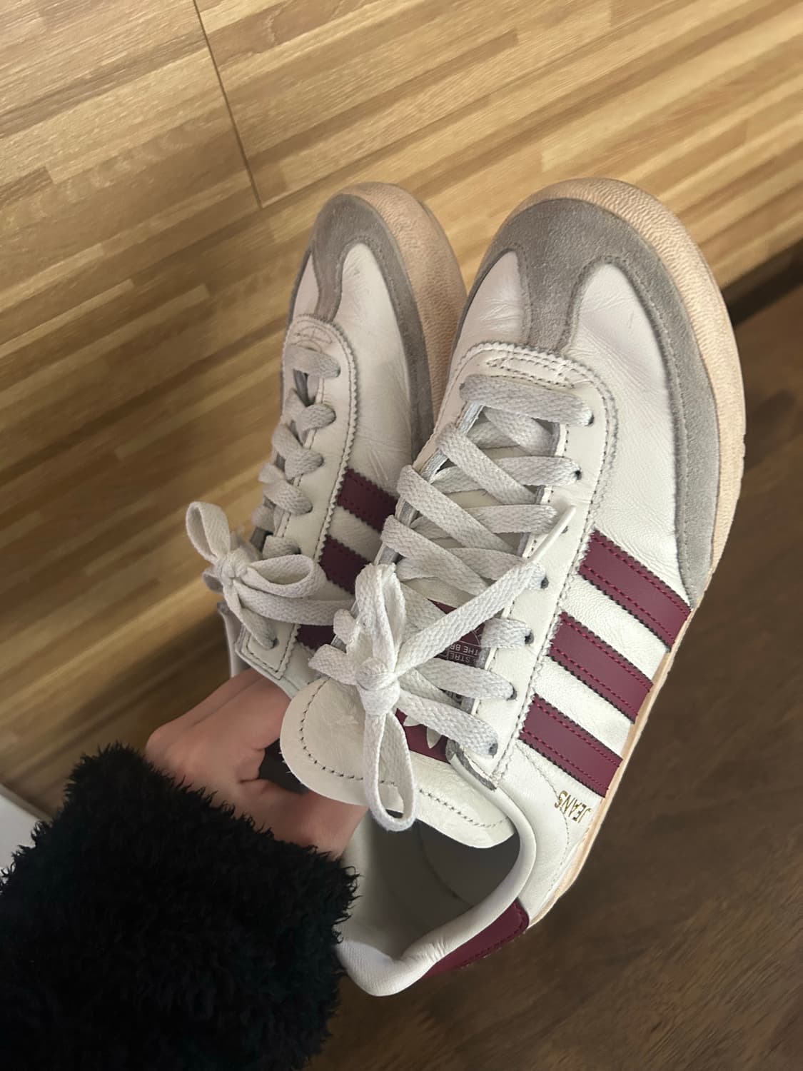 아디다스 스니커즈 진스 초크 화이트 버건디 샌드 스트라타 상품이미지3